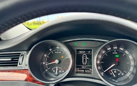 Skoda Superb III рестайлинг, 2013 год, 990 000 рублей, 6 фотография