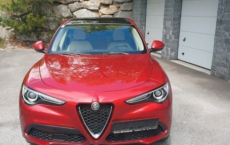 Alfa Romeo Giulia II, 2022 год, 4 640 000 рублей, 2 фотография
