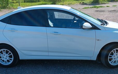 Hyundai Solaris II рестайлинг, 2012 год, 930 000 рублей, 5 фотография
