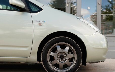 Toyota Prius, 2008 год, 900 000 рублей, 8 фотография