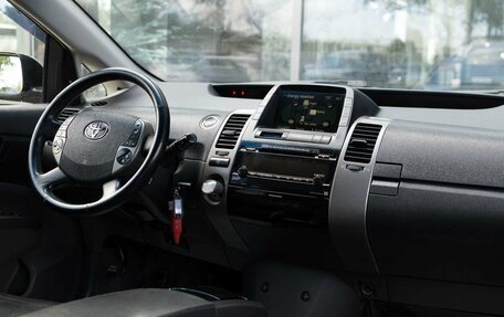 Toyota Prius, 2008 год, 900 000 рублей, 9 фотография