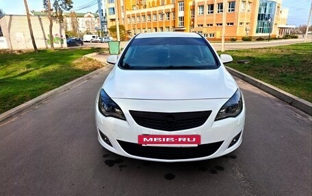 Opel Astra J, 2011 год, 850 000 рублей, 2 фотография