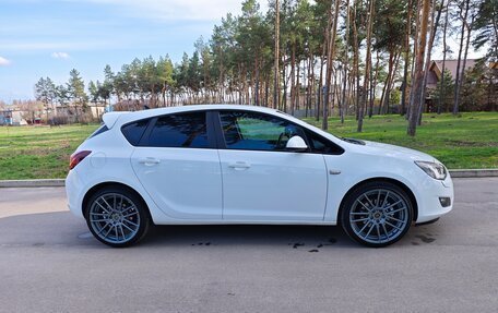 Opel Astra J, 2011 год, 850 000 рублей, 4 фотография