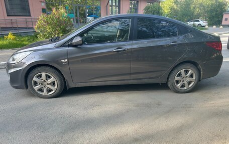 Hyundai Solaris II рестайлинг, 2013 год, 890 000 рублей, 2 фотография