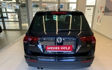 Volkswagen Tiguan II, 2017 год, 1 990 000 рублей, 5 фотография