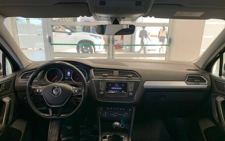 Volkswagen Tiguan II, 2017 год, 1 990 000 рублей, 12 фотография