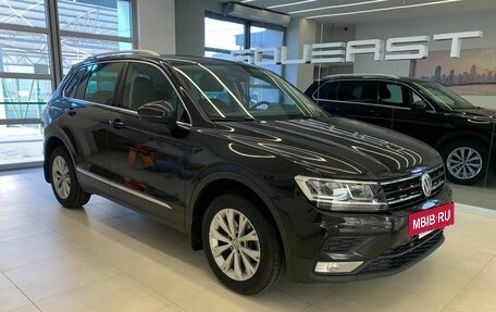 Volkswagen Tiguan II, 2017 год, 1 990 000 рублей, 3 фотография