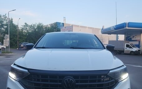 Volkswagen Polo VI (EU Market), 2021 год, 1 410 000 рублей, 2 фотография