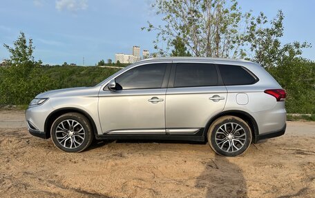 Mitsubishi Outlander III рестайлинг 3, 2017 год, 1 820 000 рублей, 5 фотография