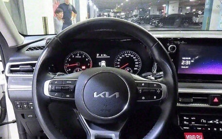 KIA K5, 2023 год, 2 300 000 рублей, 8 фотография