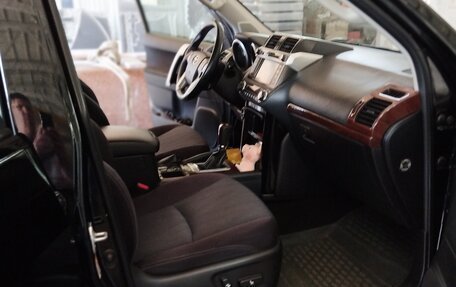 Toyota Land Cruiser Prado 150 рестайлинг 2, 2014 год, 3 250 000 рублей, 7 фотография