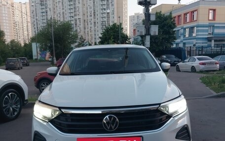 Volkswagen Polo VI (EU Market), 2021 год, 1 310 000 рублей, 2 фотография