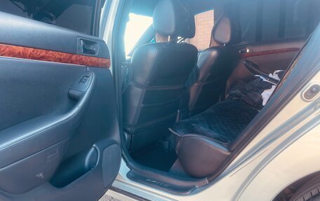 Toyota Avensis III рестайлинг, 2005 год, 760 000 рублей, 6 фотография
