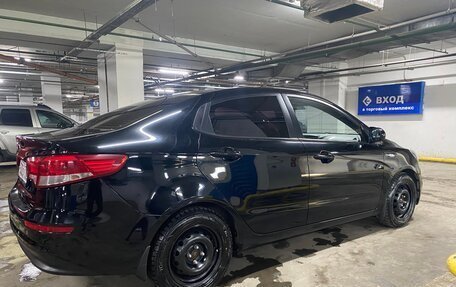 KIA Rio III рестайлинг, 2015 год, 1 000 000 рублей, 5 фотография