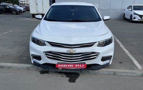 Chevrolet Malibu IX, 2016 год, 950 000 рублей, 3 фотография