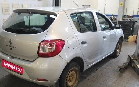 Renault Sandero II рестайлинг, 2014 год, 580 000 рублей, 3 фотография