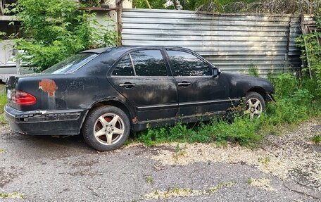 Mercedes-Benz E-Класс, 2000 год, 115 000 рублей, 2 фотография
