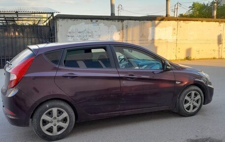 Hyundai Solaris II рестайлинг, 2012 год, 675 000 рублей, 3 фотография