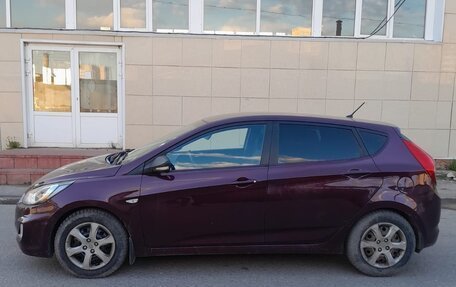 Hyundai Solaris II рестайлинг, 2012 год, 675 000 рублей, 2 фотография