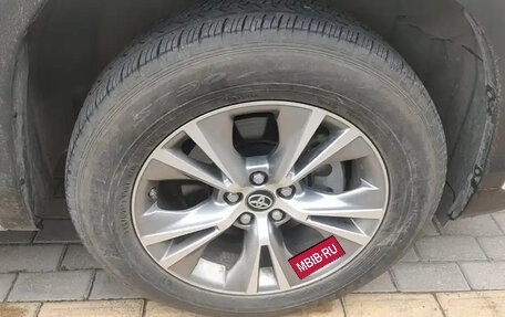 Toyota Highlander III, 2021 год, 2 806 000 рублей, 6 фотография