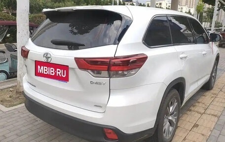 Toyota Highlander III, 2021 год, 2 806 000 рублей, 3 фотография
