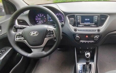 Hyundai Solaris II рестайлинг, 2018 год, 890 000 рублей, 6 фотография