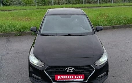 Hyundai Solaris II рестайлинг, 2018 год, 890 000 рублей, 3 фотография