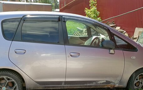 Mitsubishi Colt VI рестайлинг, 2004 год, 250 000 рублей, 2 фотография