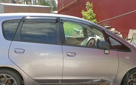 Mitsubishi Colt VI рестайлинг, 2004 год, 250 000 рублей, 3 фотография