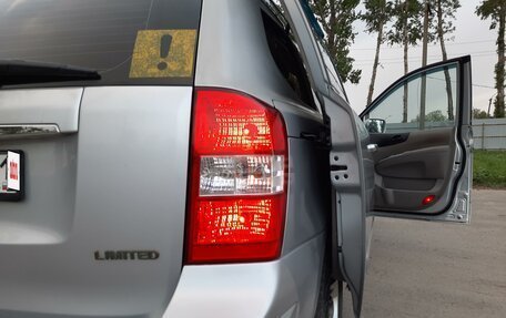 KIA Carnival III, 2008 год, 930 000 рублей, 4 фотография