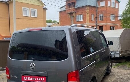 Volkswagen Multivan T5, 2015 год, 2 800 000 рублей, 4 фотография