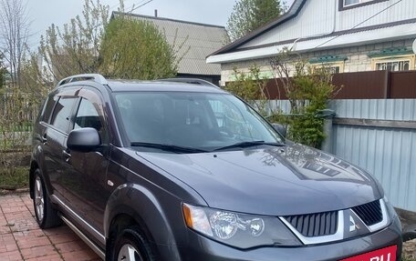 Mitsubishi Outlander III рестайлинг 3, 2008 год, 1 140 000 рублей, 4 фотография