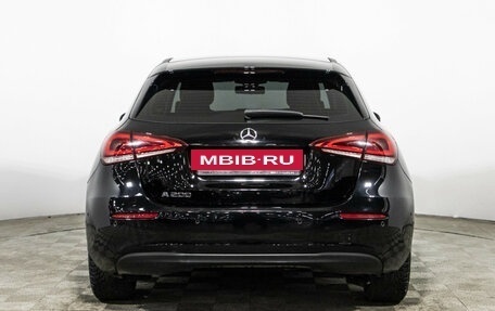 Mercedes-Benz A-Класс, 2018 год, 2 385 000 рублей, 6 фотография
