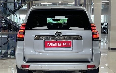Toyota Land Cruiser Prado 150 рестайлинг 2, 2021 год, 7 550 000 рублей, 4 фотография