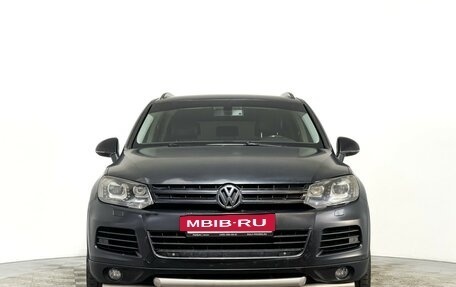 Volkswagen Touareg III, 2010 год, 1 377 000 рублей, 2 фотография