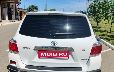 Toyota Highlander III, 2012 год, 2 300 000 рублей, 4 фотография