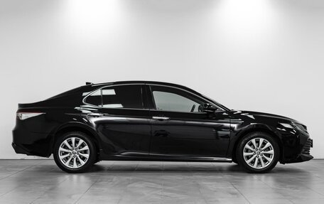 Toyota Camry, 2020 год, 2 600 000 рублей, 2 фотография
