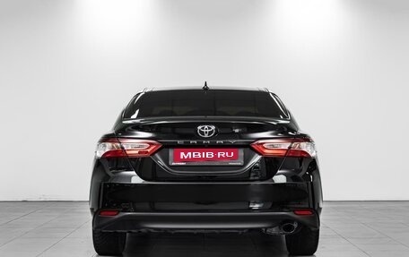 Toyota Camry, 2020 год, 2 600 000 рублей, 4 фотография