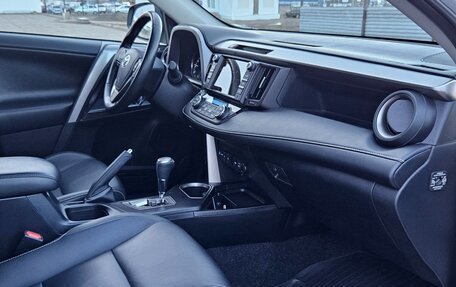 Toyota RAV4, 2019 год, 2 830 000 рублей, 6 фотография