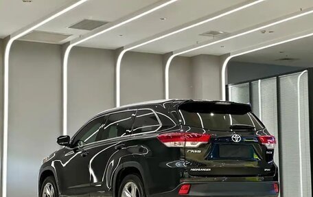 Toyota Highlander III, 2021 год, 2 900 000 рублей, 4 фотография