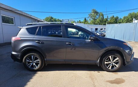 Toyota RAV4, 2018 год, 1 999 000 рублей, 5 фотография