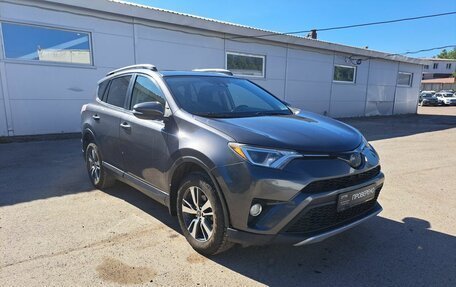 Toyota RAV4, 2018 год, 1 999 000 рублей, 3 фотография