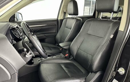 Mitsubishi Outlander III рестайлинг 3, 2015 год, 1 347 000 рублей, 11 фотография