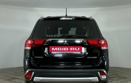 Mitsubishi Outlander III рестайлинг 3, 2015 год, 1 347 000 рублей, 4 фотография