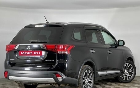 Mitsubishi Outlander III рестайлинг 3, 2015 год, 1 347 000 рублей, 2 фотография