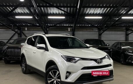 Toyota RAV4, 2017 год, 2 649 000 рублей, 3 фотография