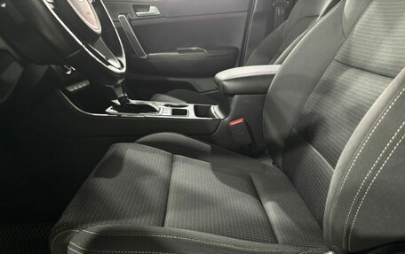 KIA Sportage IV рестайлинг, 2018 год, 2 000 000 рублей, 15 фотография