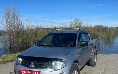 Mitsubishi L200 IV рестайлинг, 2011 год, 1 350 000 рублей, 2 фотография