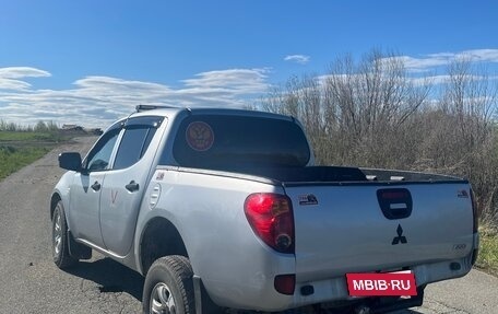 Mitsubishi L200 IV рестайлинг, 2011 год, 1 350 000 рублей, 4 фотография