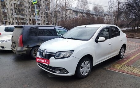 Renault Logan II, 2015 год, 600 000 рублей, 3 фотография